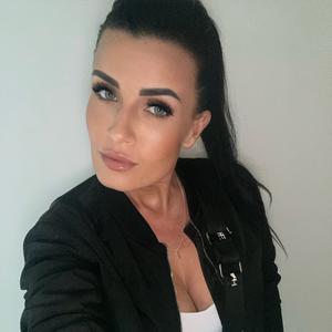 Isabelle Sky (@isabelle_sky) | Photos & Videos on Glamino